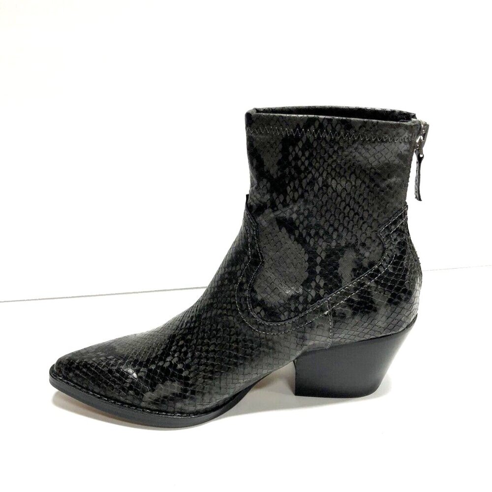 Dolce Vita Womens Shanta Ankle Boot Snake Size